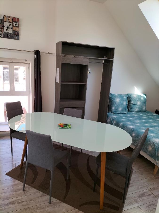 Au Velo Fleuri Lägenhet Bracieux Exteriör bild