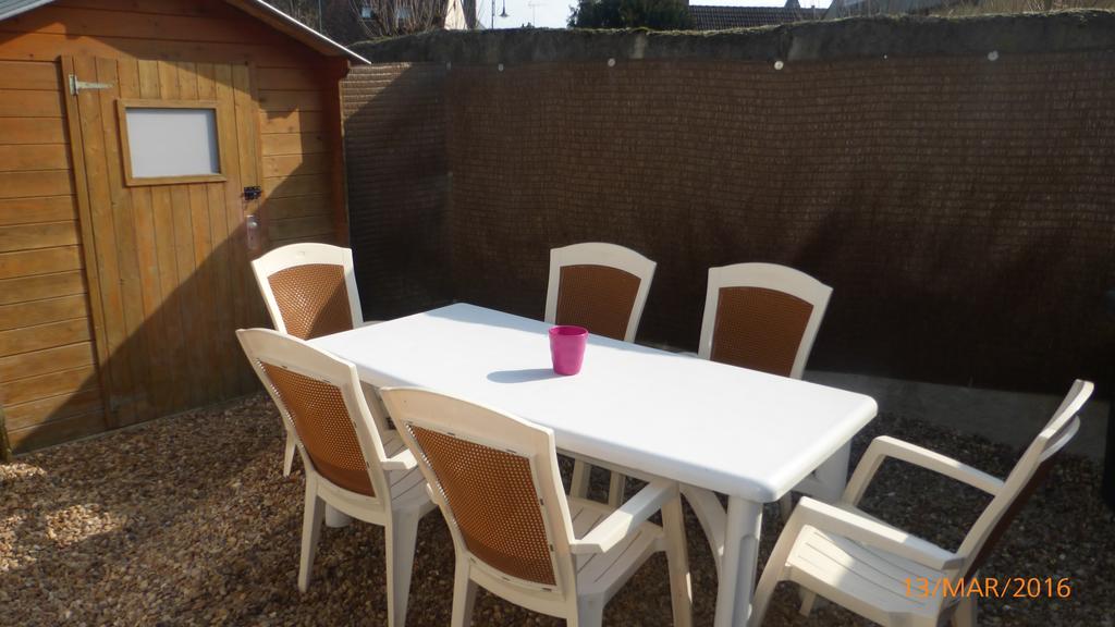 Au Velo Fleuri Lägenhet Bracieux Exteriör bild